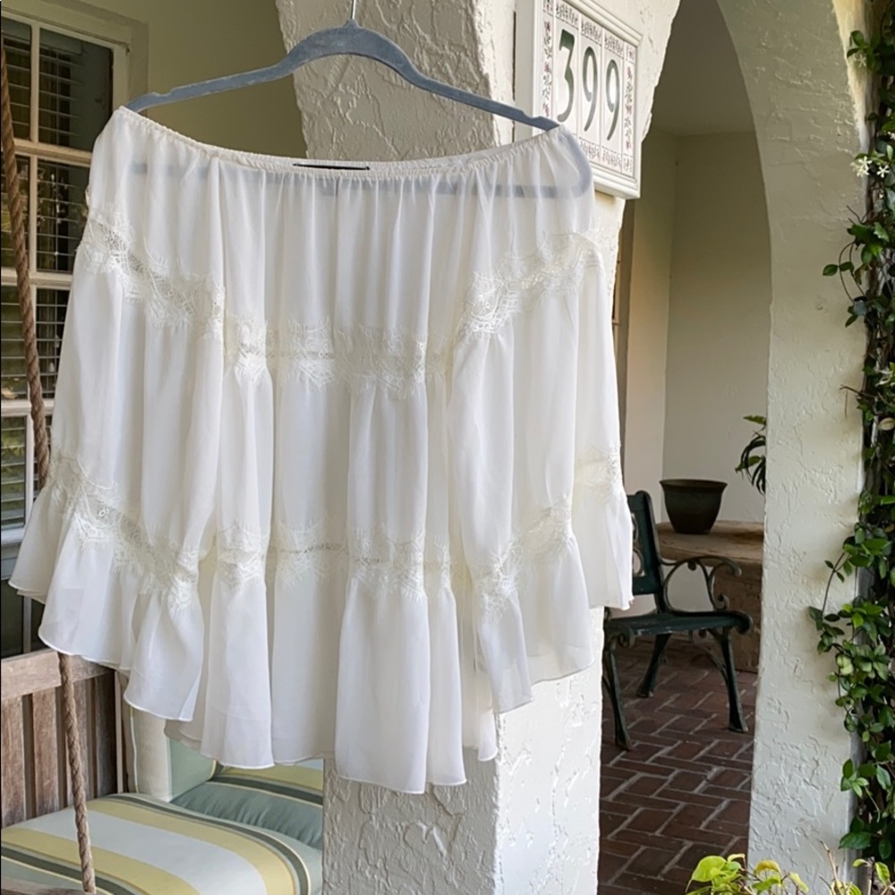 Boho top-sheer with lace.  Best worn on shoulders. - Picture 5 of 10